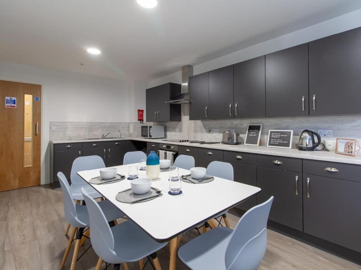 Modern Ensuite Rooms, Sheffield - Sk Luaran gambar