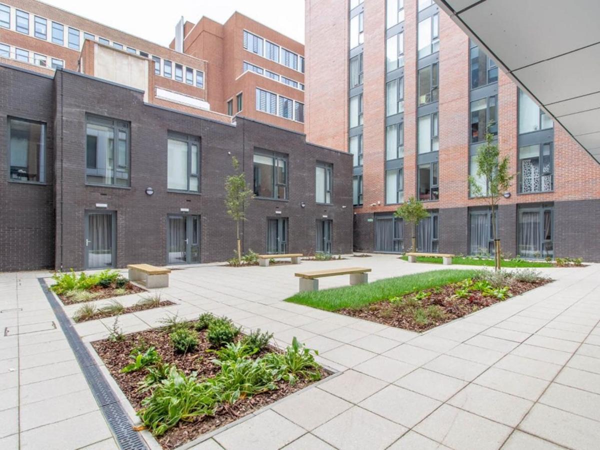 Modern Ensuite Rooms, Sheffield - Sk Luaran gambar
