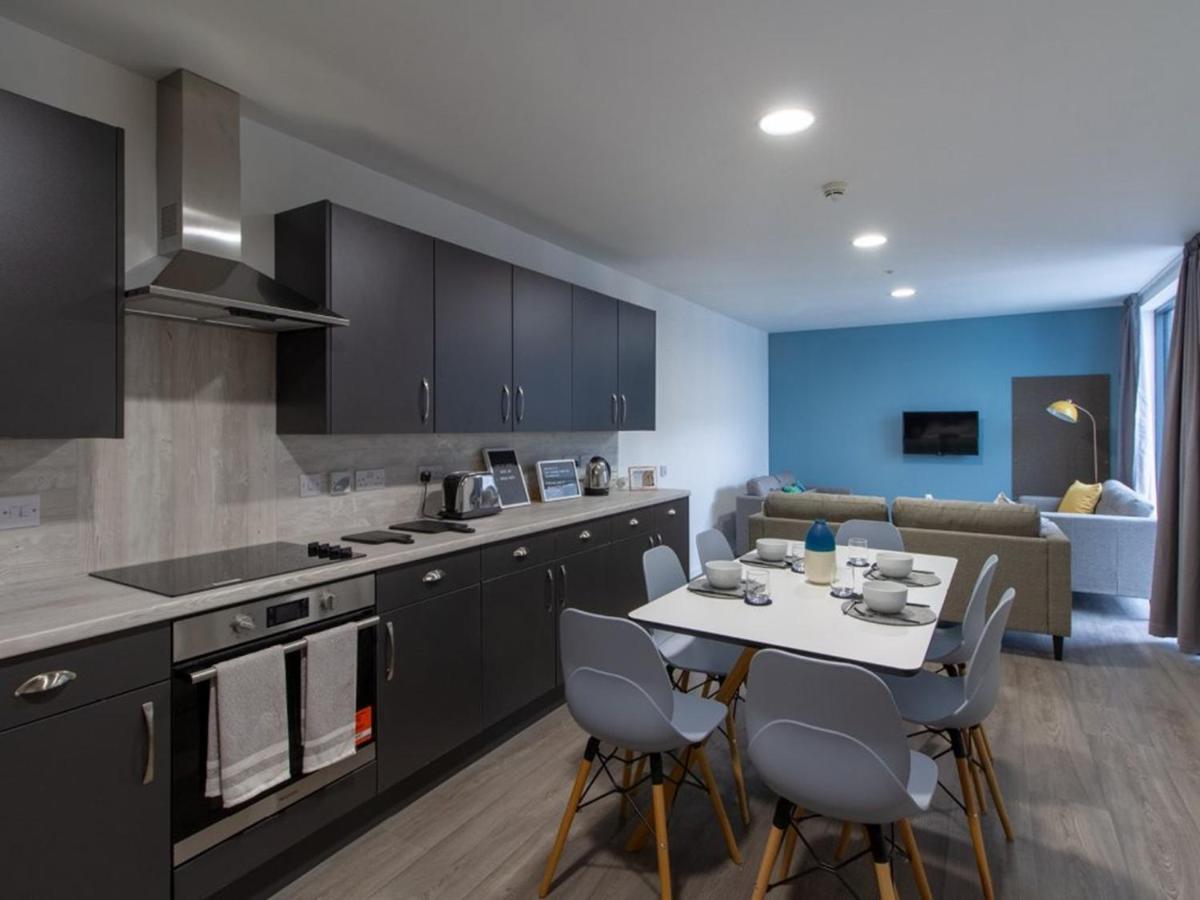 Modern Ensuite Rooms, Sheffield - Sk Luaran gambar